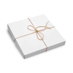 Geschenkbox (M) in weiß aus FSC-zertifiziertem...