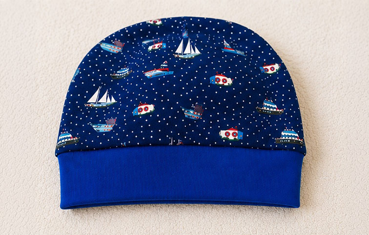 Royalblaues Bündchen der maritimen Beanie